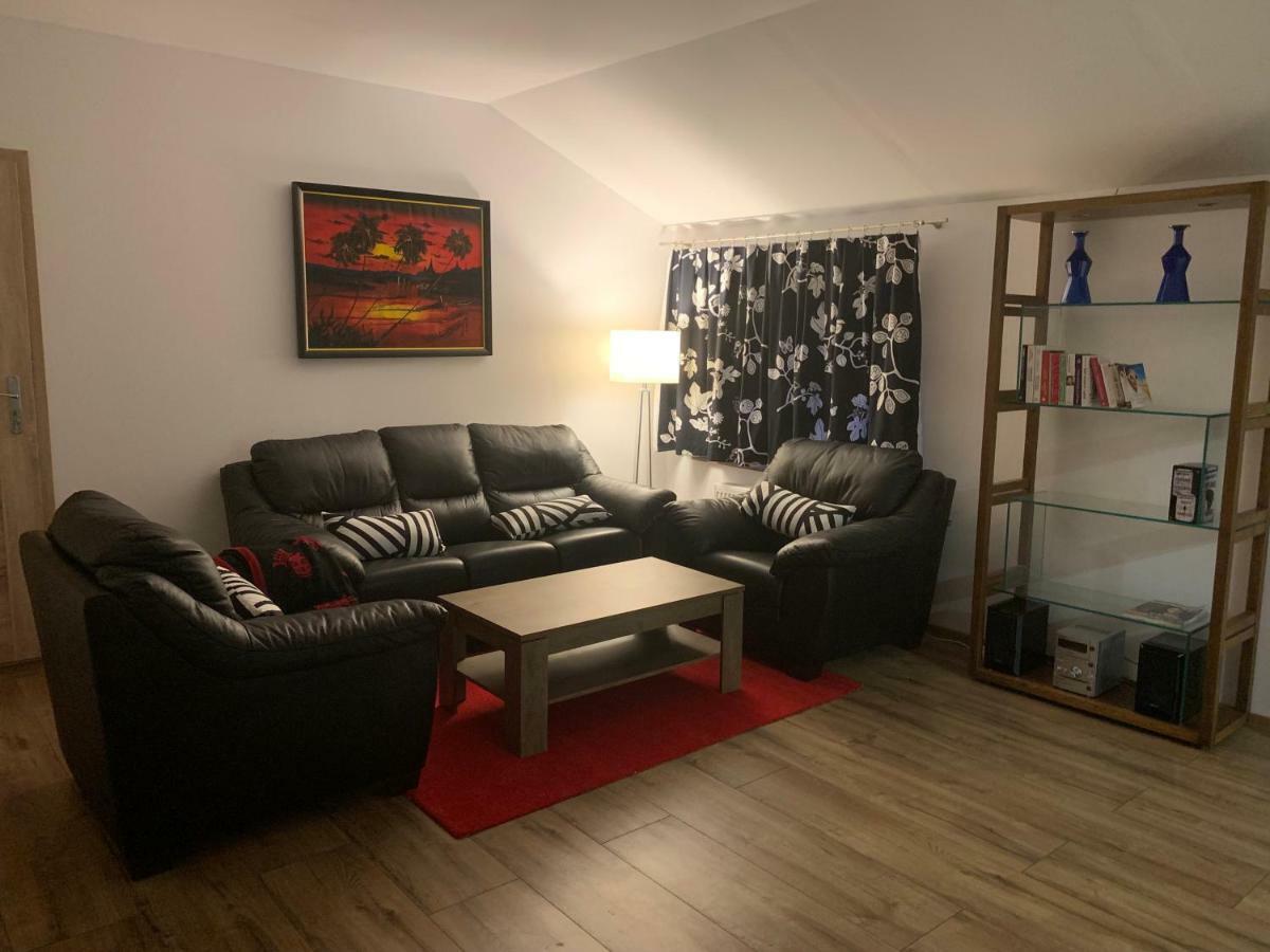 Apartamenty Podwarszawskie Stara Wies  ภายนอก รูปภาพ